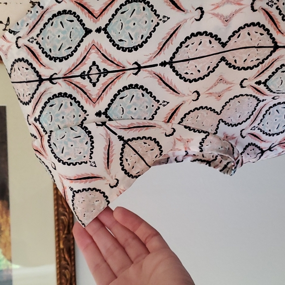 Ivanka Trump cap sleeve blouse - Picture 3 of 7